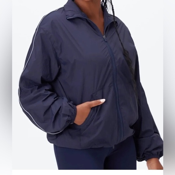 Fabletics Oversized Flyweight Lightweight Windbreaker Jacket Reflective Stripe - Picture 1 of 9